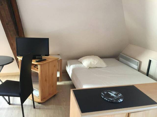 Location Appartement studio 1 pièce 12 m² Rignac (12390)