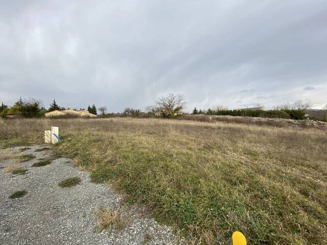Vente terrain constructible 800 m² à Villeneuve-de-Berg (07170)