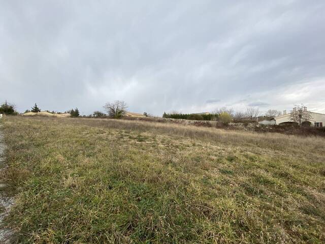 Vente terrain constructible 822 m² à Villeneuve-de-Berg (07170)