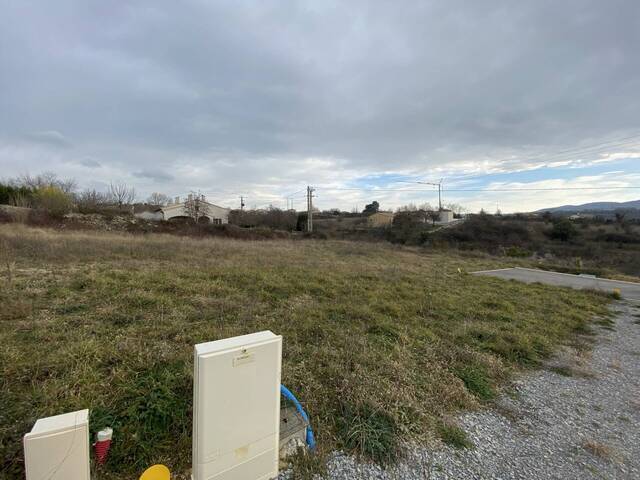 Vente terrain constructible 900 m² à Villeneuve-de-Berg (07170)