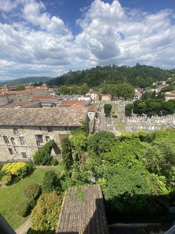 Vente immeuble 260 m² à Vienne (38200)