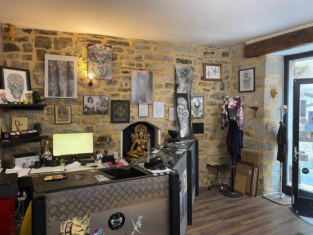 Location local locaux professionnels à Les Vans (07140)