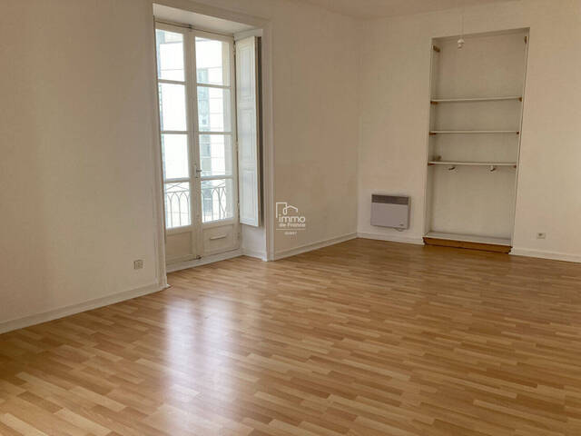 Location appartement 1 pièce 32.9 m² à Nantes (44000)