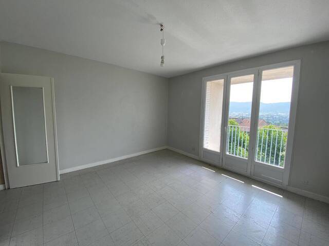 Location Appartement 4 pièces 75 m² Privas (07000)