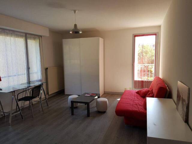 Location Appartement 1 pièce 32 m² Privas (07000)