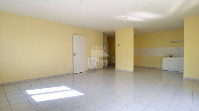 Location maison 4 pièces 87.91 m² à Évron (53600)