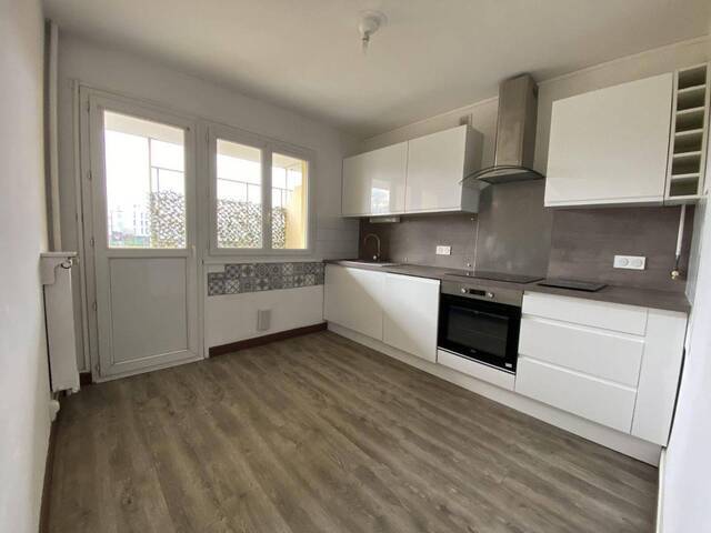 Location appartement 3 pièces 66 m² à Bourg-lès-Valence (26500)