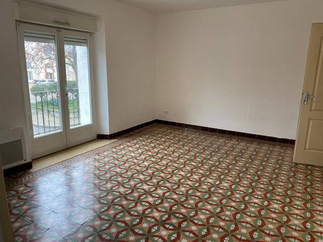 Location appartement ancien 3 pièces 57 m² à Saint-Paul-le-Jeune (07460)