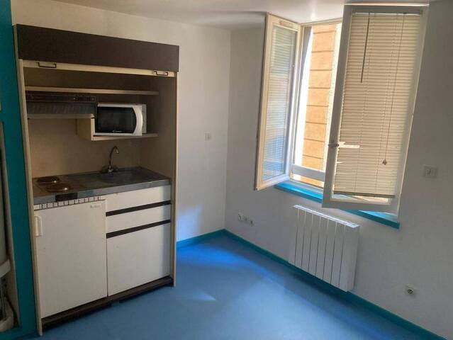 Location Appartement studio 1 pièce 11 m² Mende (48000)