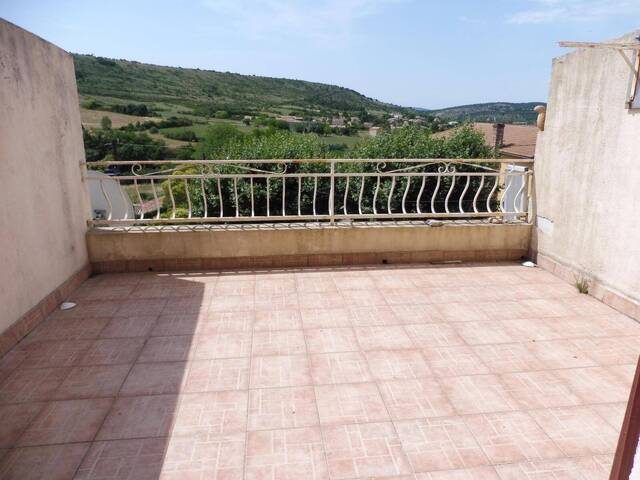Location appartement 3 pièces 80.2 m² à Villeneuve-de-Berg (07170)