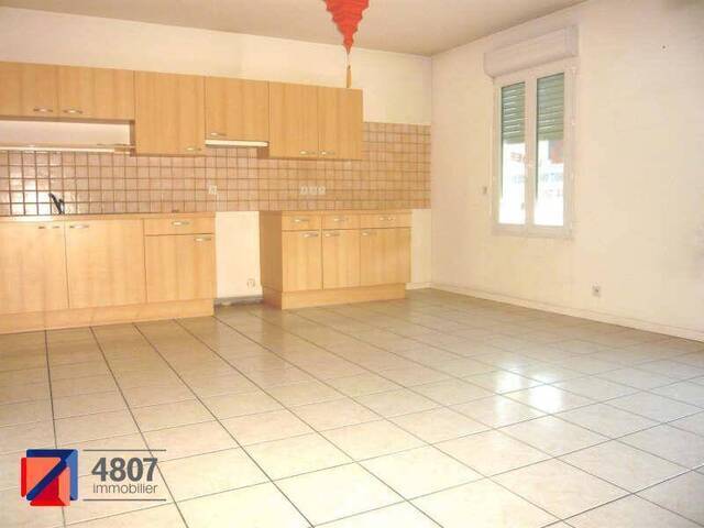 Location appartement 3 pièces 63 m² à Cluses (74300)