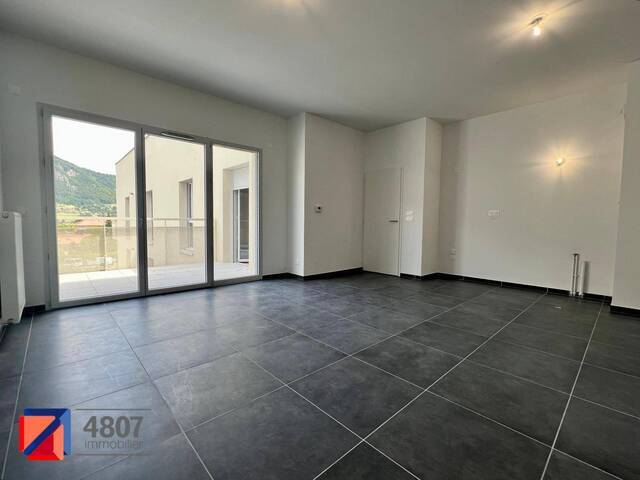 Location appartement bourgeois 3 pièces 64 m² à Sallanches (74700)