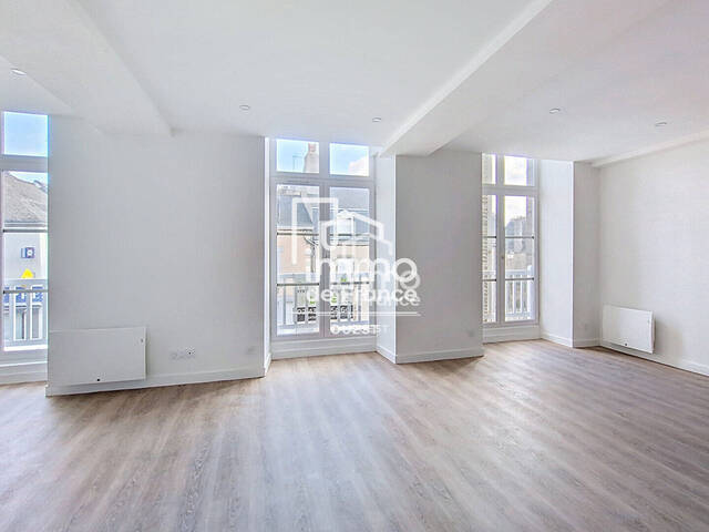 Location appartement 3 pièces 61 m² à Mayenne (53100)