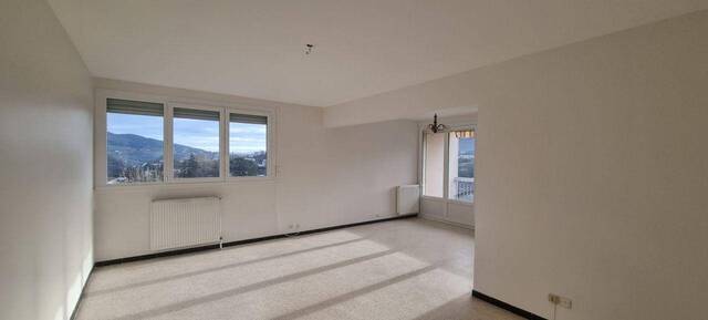 Location appartement 4 pièces 78.64 m² à Privas (07000)