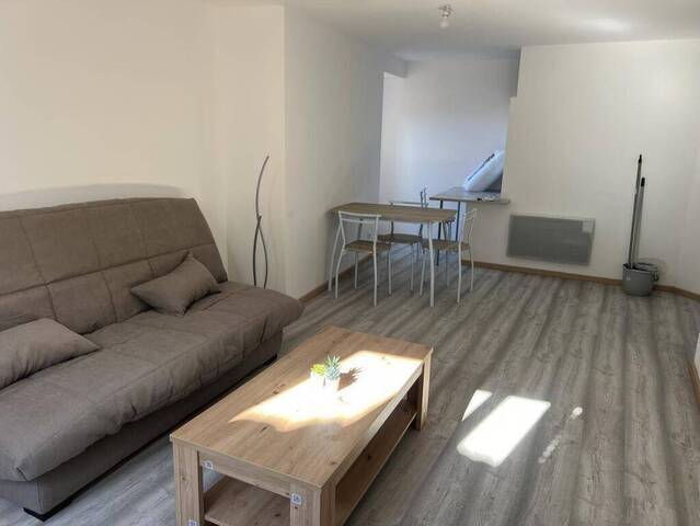 Location appartement studio 1 pièce 29 m² à Villefranche-de-Rouergue (12200)