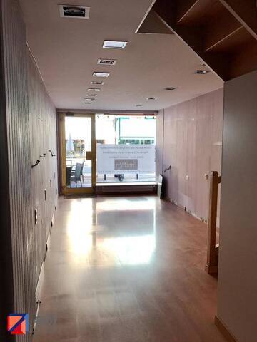 Location local locaux professionnels à Cluses (74300)