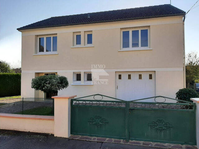 Location maison 5 pièces 91.88 m² à Évron (53600)