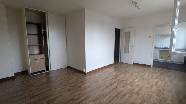 Location Appartement 1 pièce 31.45 m² Louviers (27400)