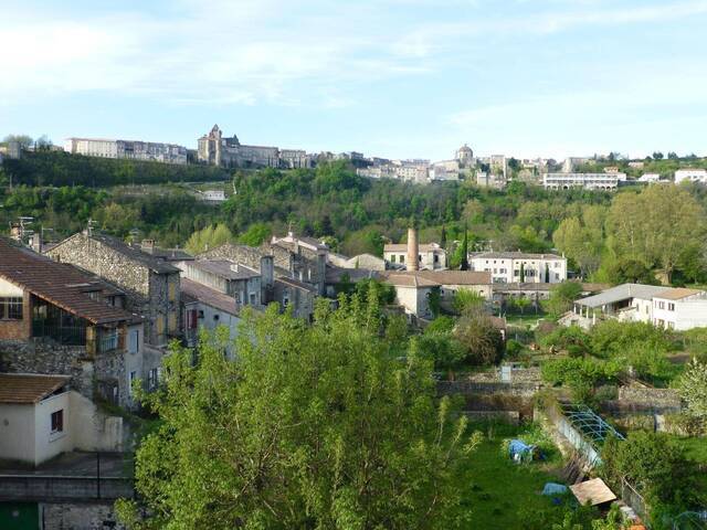 Location appartement 3 pièces 46.2 m² à Aubenas (07200)