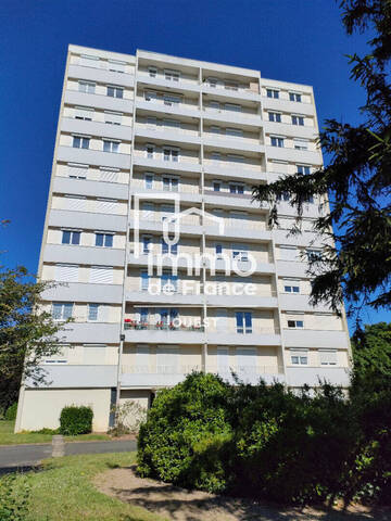 Location appartement 4 pièces 85.75 m² à Angers (49000)