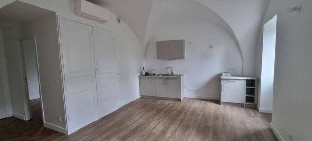 Location appartement 3 pièces 82.5 m² à Privas (07000)