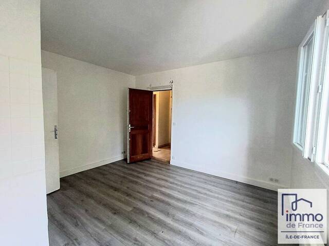 Vente appartement 1 pièce 16 m² à Viry-Châtillon (91170) TRAM T12 LES COTEAUX DE L ORGE