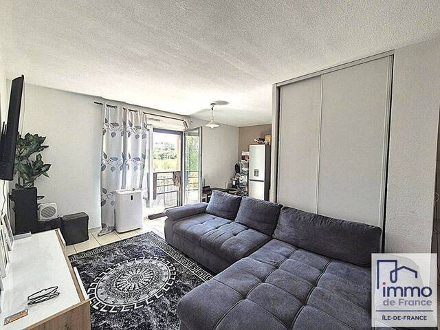 Vente appartement 3 pièces 60 m² à Ris-Orangis (91130) BUS