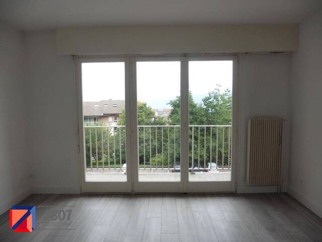 Location Appartement 1 pièce 37.74 m² La Roche-sur-Foron (74800)