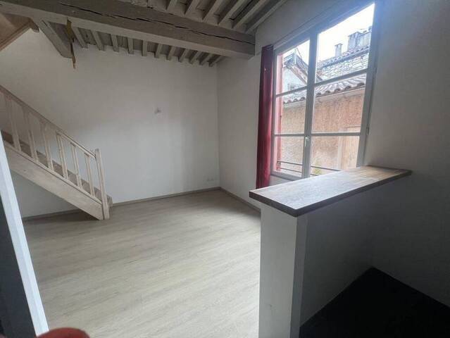 Location appartement t2 33 m² à Villefranche-de-Rouergue (12200) La Bastide