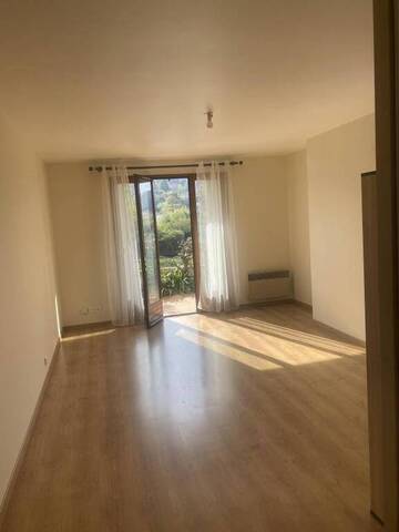 Location appartement t2 1 pièce 39 m² à Villefranche-de-Rouergue (12200)