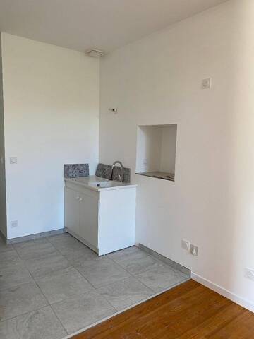 Location appartement rénové 2 pièces 33.22 m² à Die (26150) 4