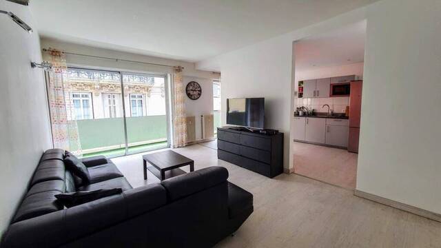 Location Appartement chambre 1 pièce 27 m² Saint-Étienne (42000)