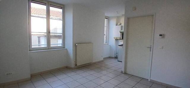 Location appartement t2 1 pièce 28 m² à Figeac (46100)