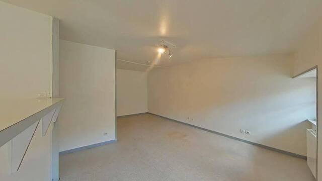 Location Appartement studio 1 pièce 31 m² Saint-Étienne (42000)