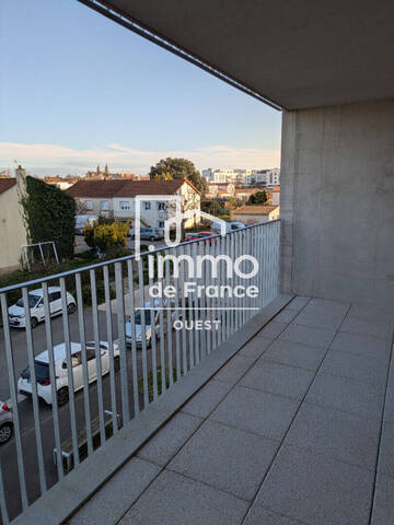 Location appartement 3 pièces 62.6 m² à La Roche-sur-Yon (85000)