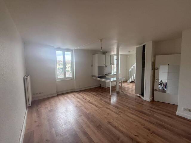 Location appartement 4 pièces 46.74 m² à Bourg-lès-Valence (26500)