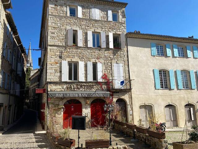 Location appartement 2 pièces 55.55 m² à Joyeuse (07260)