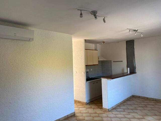 Location appartement rénové 2 pièces 47 m² à Salavas (07150) 4