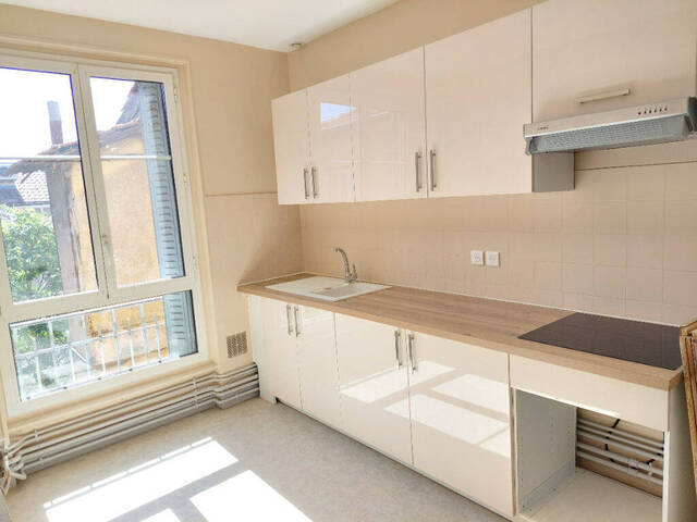 Location appartement 3 pièces 84.75 m² à Mâcon (71000)