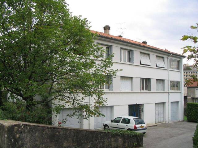 Location Appartement 4 pièces 72 m² Privas (07000)