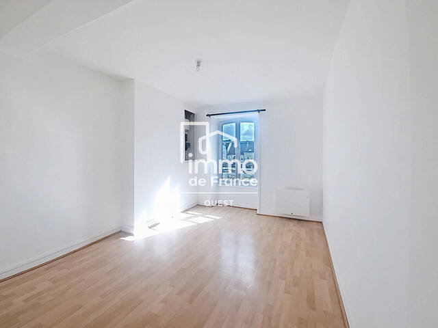 Location appartement 1 pièce 21.07 m² à Évron (53600)