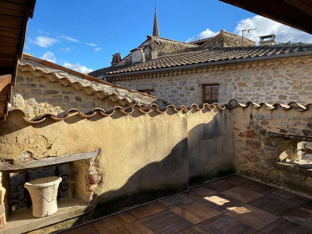 Location appartement rénové 3 pièces 59.93 m² à Les Vans (07140) 4