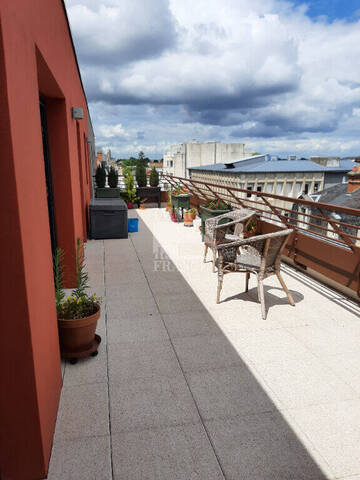 Location appartement 4 pièces 99.02 m² à La Roche-sur-Yon (85000)