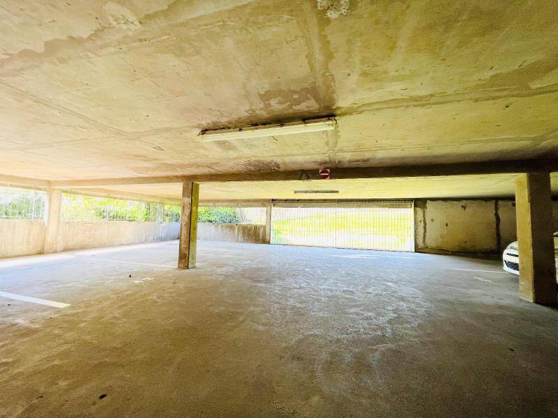 Rent garage - parking parking in Mâcon 71000 4 - 68 €