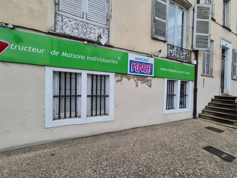 Rent professional premises boutique in Mâcon 71000 800 €