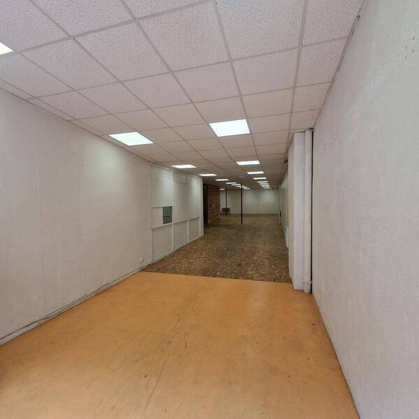 Rent professional premises boutique in Mâcon 71000 866 €