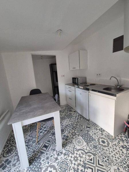 Rent apartment appartement rénové 1 room 23.34 m² in Mâcon 71000 4 - 380 €