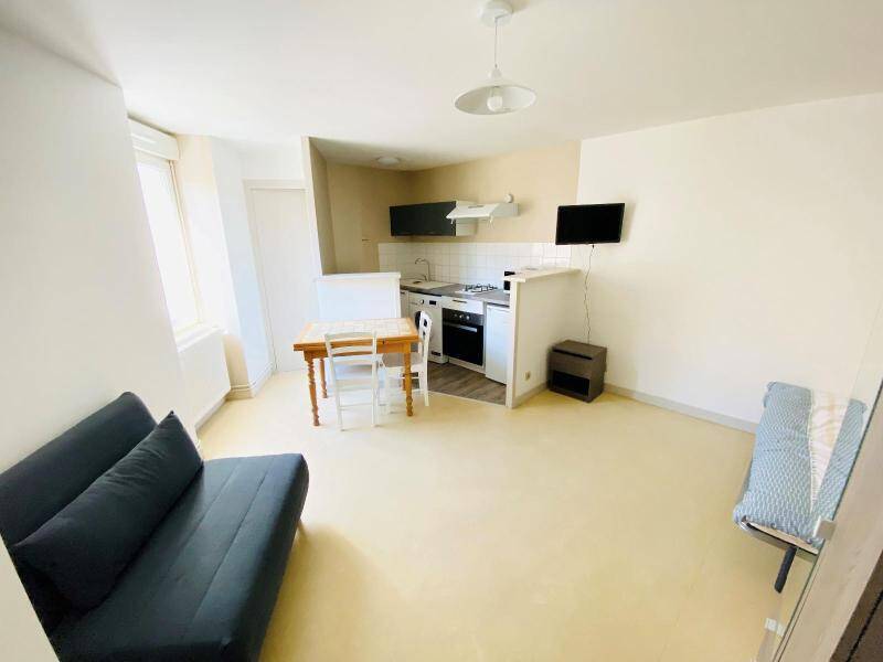 Rent apartment appartement 1 room 22.38 m² in Saint-Laurent-sur-Saône 01750 4 - 355 €