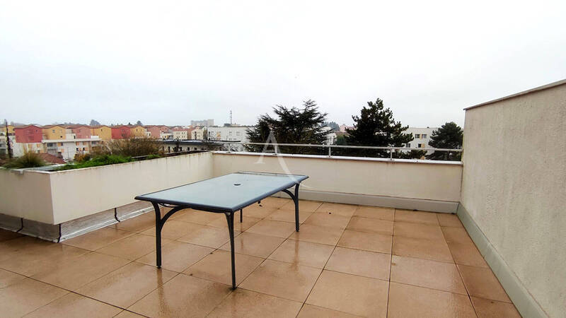 Vente appartement 6 pièces 122.31 m² à Charnay-lès-Mâcon 71850