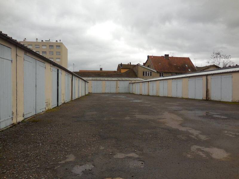 Location garage - parking garage / box à Mâcon 71000 - 63 €